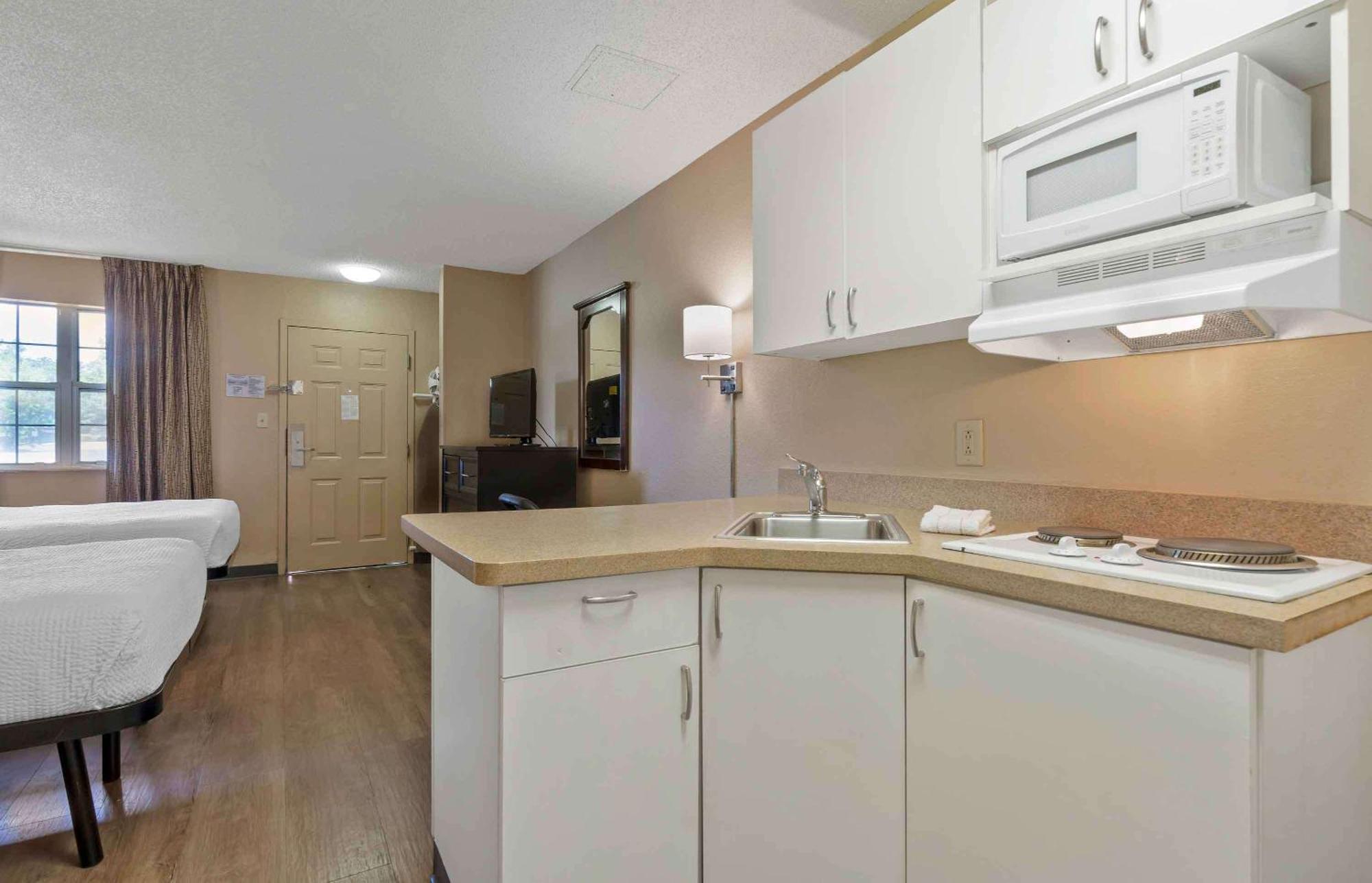 Extended Stay America Select Suites - Columbia - Ft Jackson Экстерьер фото