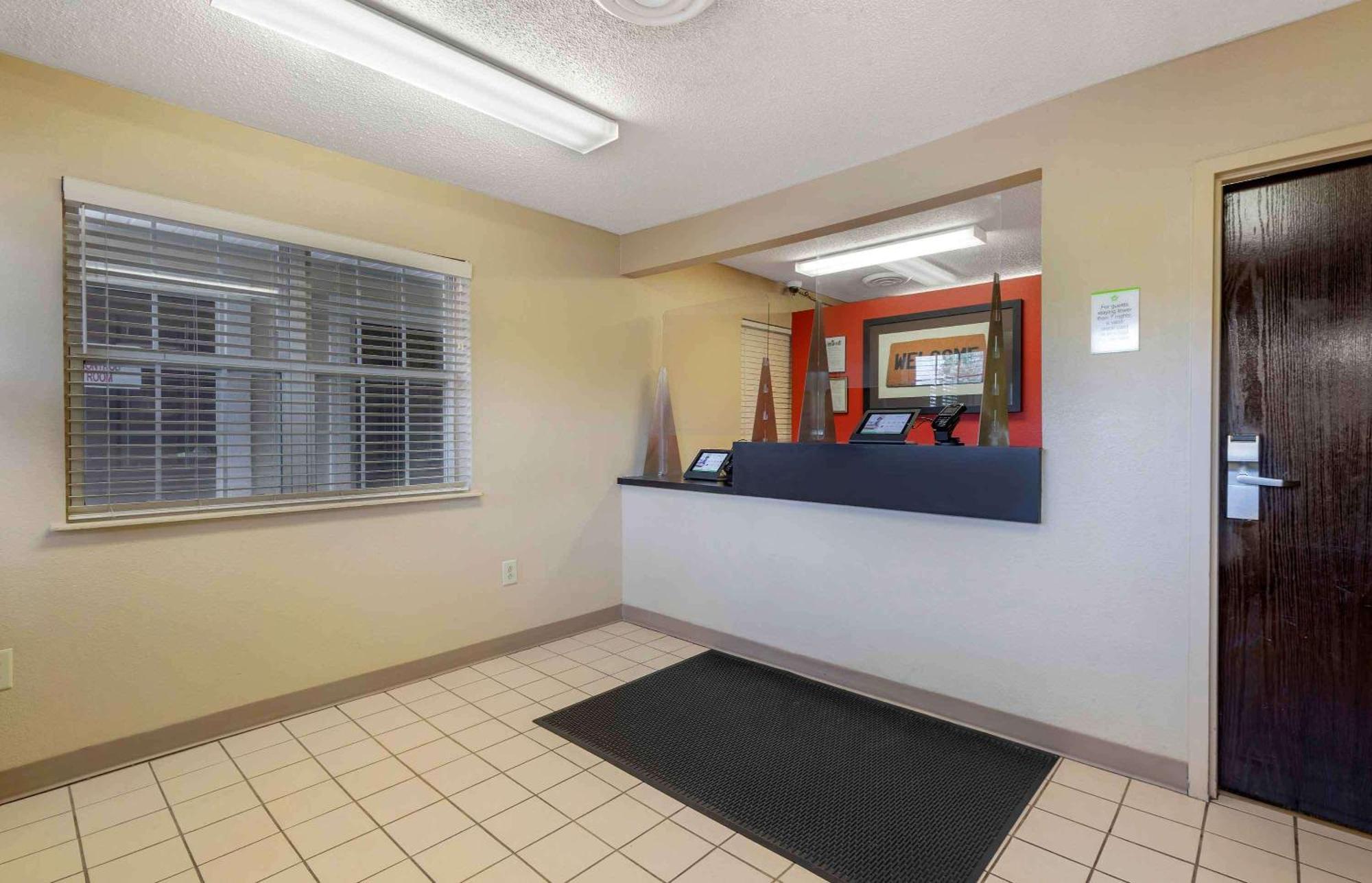 Extended Stay America Select Suites - Columbia - Ft Jackson Экстерьер фото